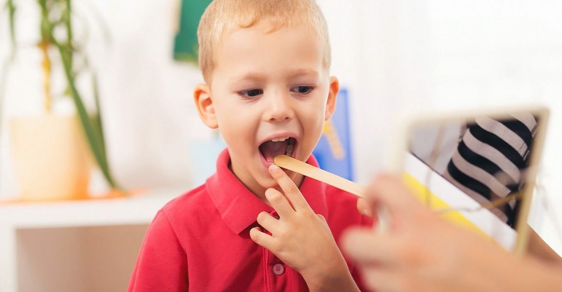 Speech therapy session at Parivartan Clinic in Crossings Republik Ghaziabad